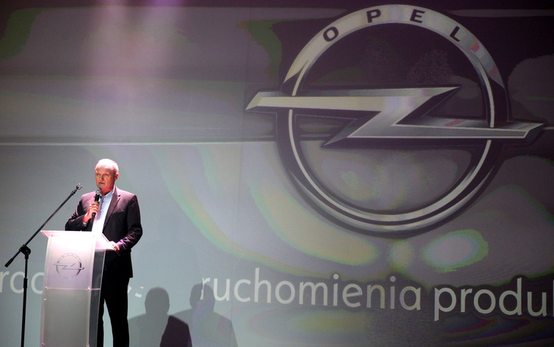Dyrektor GM Manufacturing Poland Andrzej Korpak podczas uroczystości uruchomienia produkcji nowego Opla Astry w gliwickich zakładach koncernu General Motors Manufacturing Poland. <br><br>(zuz) PAP/Andrzej Grygiel