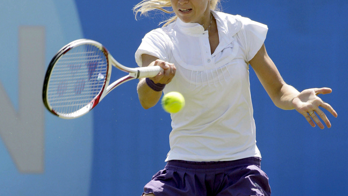 Rozstawiona z numerem pierwszym Dinara Safina awansowała do II rundy wielkoszlemowego turnieju tenisowego rozgrywanego na trawiastych kortach Wimbledonu. Rosjanka pokonała 7:5, 6:3 Hiszpankę LOurdes Dominguez Lino.