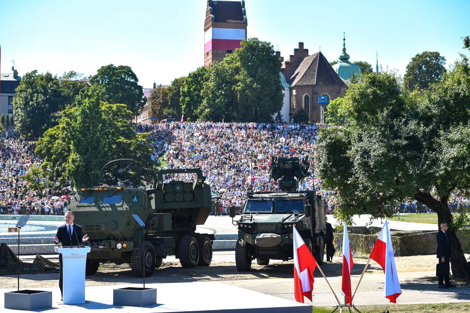 Defilada z okazji Święta Wojska Polskiego [ZDJĘCIA]