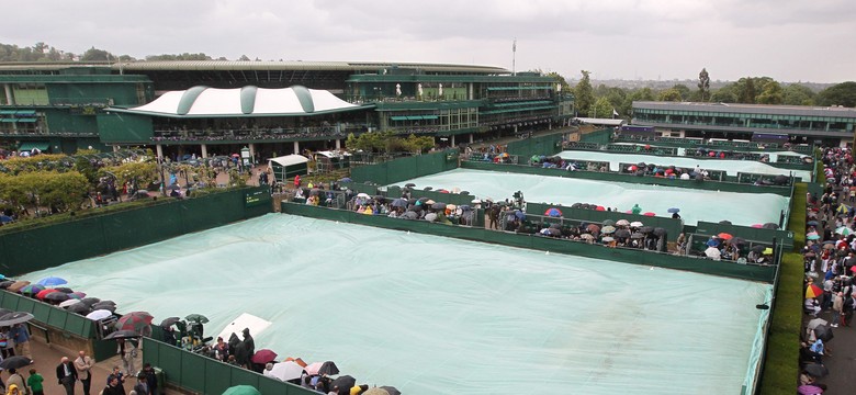 Na Wimbledonie ciągle pada. Radwańska znów musi czekać