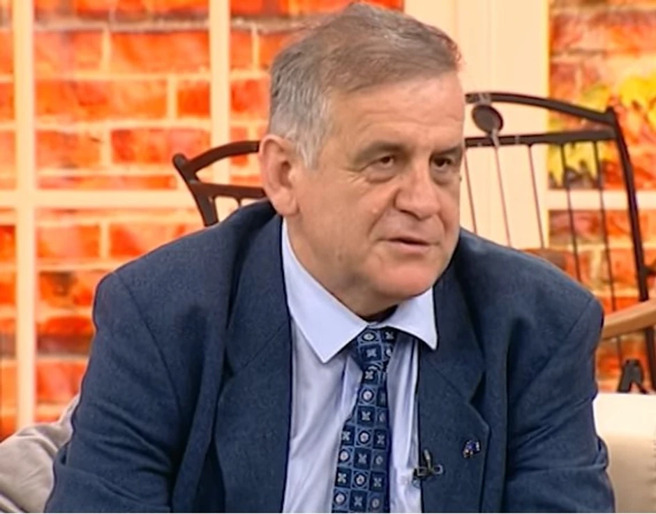 Nedžmedin Spahiju, analitičar