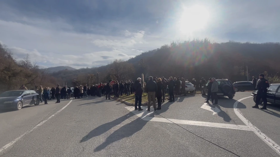 Meštani Vranške doline blokirali put kod Bijelog Polja