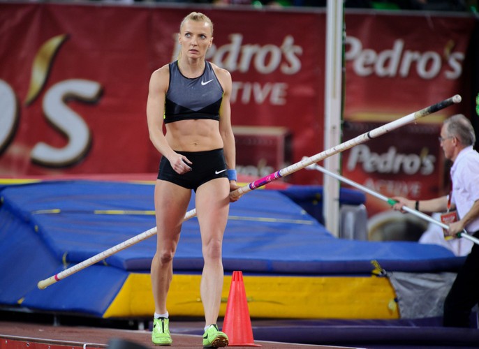 Rogowska: Rozbierana sesja? Czemu nie, ale muszę zapytać męża