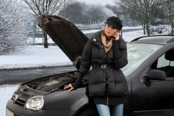 Akumulator kontra -20 stopni mrozu. Zobacz, jak uruchomić samochód zimą