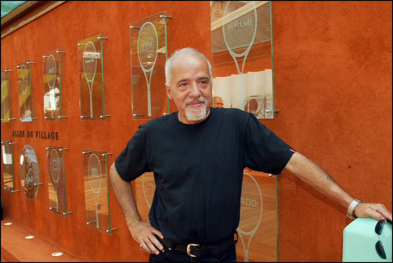 Paulo Coelho w 2003 r.