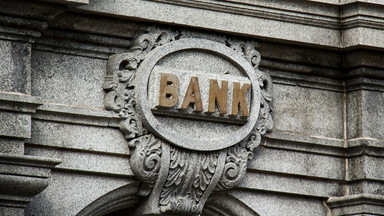 Polacy popierają podatek bankowy