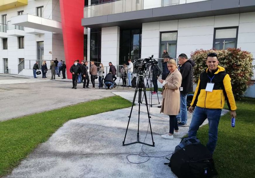 Brojne novinarske ekipe u Kozarskoj Dubici 