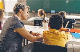 Rodzice płacą za elektroniczne dzienniki. Posłowie domagają się wyjaśnień