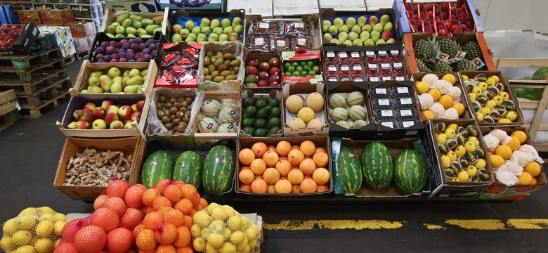 Na truskawki jeszcze poczekamy, nie ma polskich ziemniaków. Pogoda psuje handel