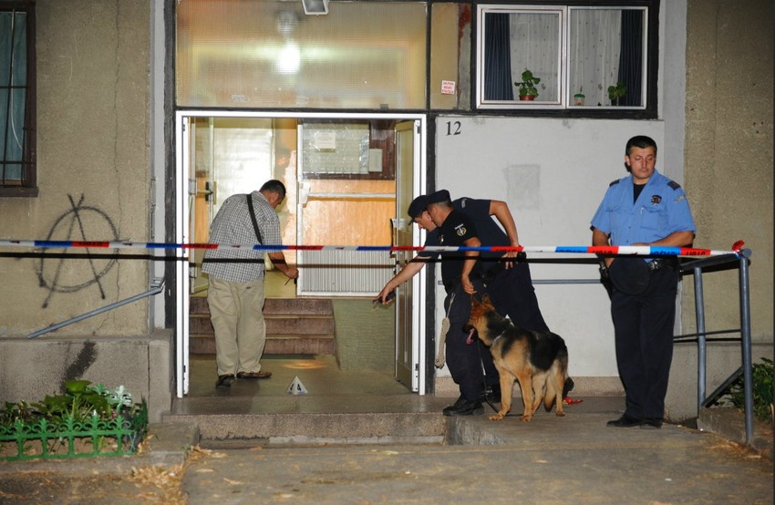 Uviđaj ispred stana ubijenog Vujanovića
