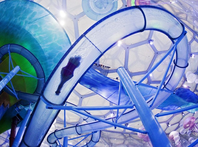 Nowego park wodny w Narodowym Centrum Sportów Wodnych, lepiej znany jako Water Cube, w Pekinie