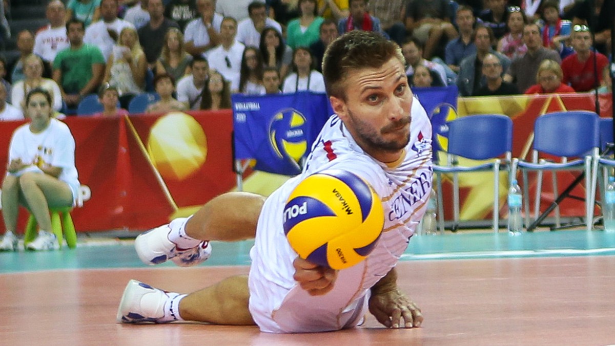 Antonin Rouzier poprowadził Francję do zwycięstwa ze Stanami Zjednoczonymi 3:1 (19:25, 25:17, 25:15, 25:21). Atakujący w rozmowie z Eurosport.Onet.pl podkreśla, że kluczem do zwycięstwa była zespołowość i nieustanna koncentracja na poczynaniach przeciwnika. Rouzier nie może doczekać się już starcia z Polską w drugiej rundzie MŚ, a w szczególności spotkania z Pawłem Zagumnym, z którym grał dwa sezony w Zaksie Kędzierzyn-Koźle.