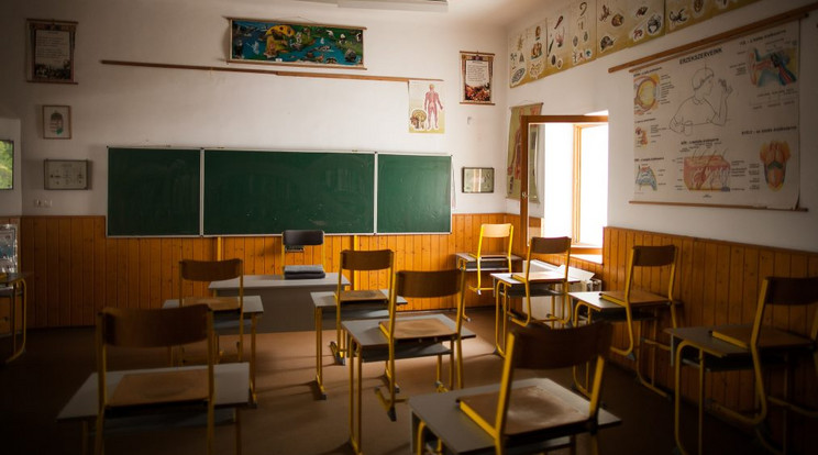 Üres osztályterem egy magyarországi kistelepülés általános iskolájában | Fotó: Magócsi Márton - abcug.hu