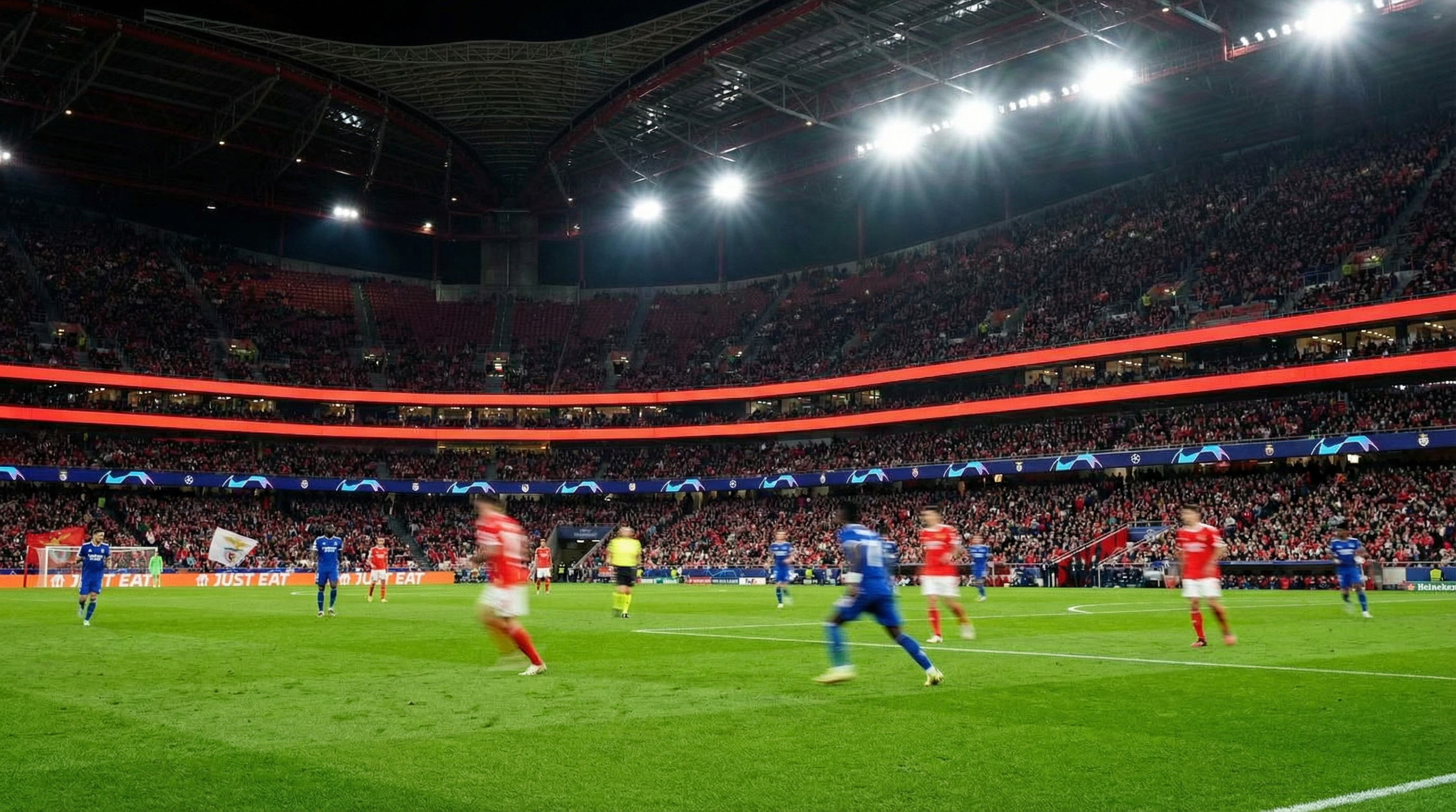 Vinicius Jr traité de "singe" : le match Real-Benfica interrompu dix minutes