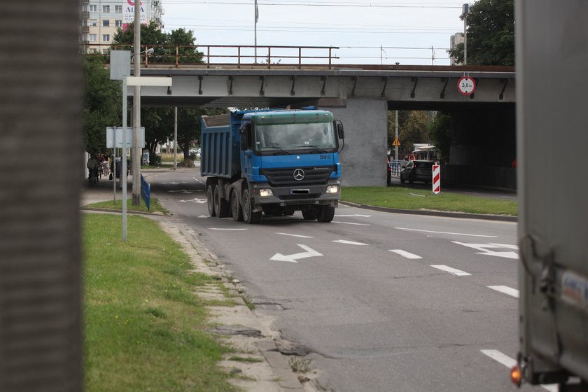 Ciężarówka na ul. Kołobrzeskiej