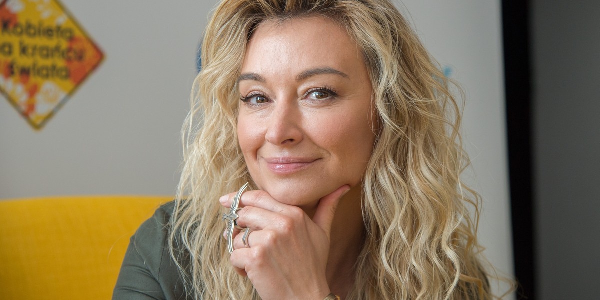 Martyna Wojciechowska pokazała jak ćwiczy. Sposób na zgrabną talię! - Uroda