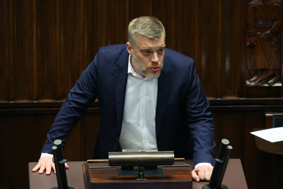 Partia Razem proponuje podatek antyspekulacyjny. "Ceny mieszkań są chore"