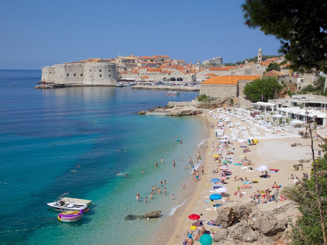 Cena smeštaja u Dubrovniku šokirala Italijana, pa došao do rešenja: Nećete verovati gde je prespavao