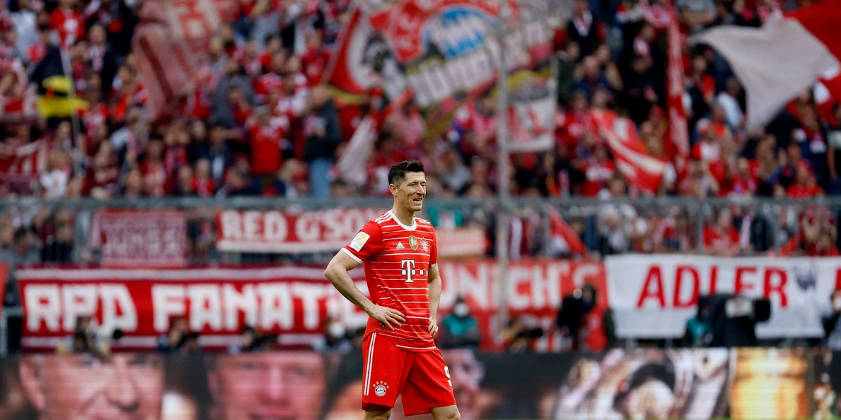 Robert Lewandowski więcej nie zagra w takiej koszulce. 