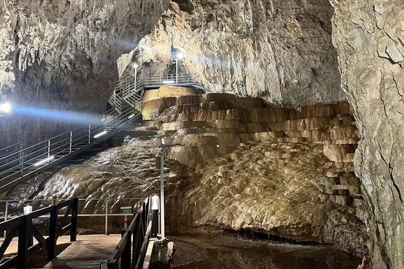 (FOTO) Novo radno vreme najpopularnije speleološke atrakcije u Srbiji: Evo ko može da uđe potpuno BESPLATNO