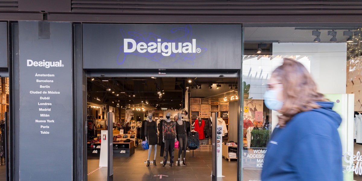 Desigual wprowadza 4-dniowy tydzień pracy. Pracownicy będą jednak musieli pogodzić się z drobną obniżką pensji.