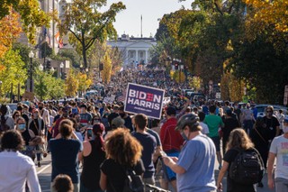 Waszyngton tańczy z radości po wygranej Bidena
