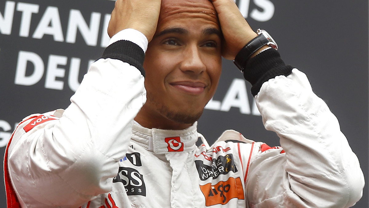 Po fantastycznym starcie z drugiego pola Lewis Hamilton objął prowadzenie w Grand Prix Niemiec i choć w środkowej części wyścigu spadł za Marka Webbera, ostatecznie udało mu się odnieść drugie zwycięstwo w sezonie.