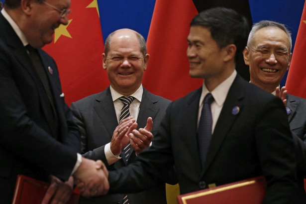 Kanclerz Niemiec Olaf Scholz i wicepremier Chin Liu He