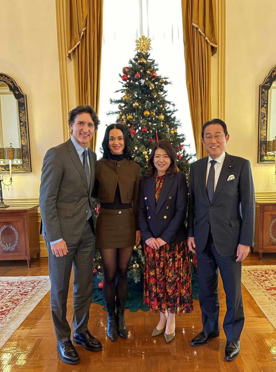 Trudeau a Katy Perry u japonského exministra.