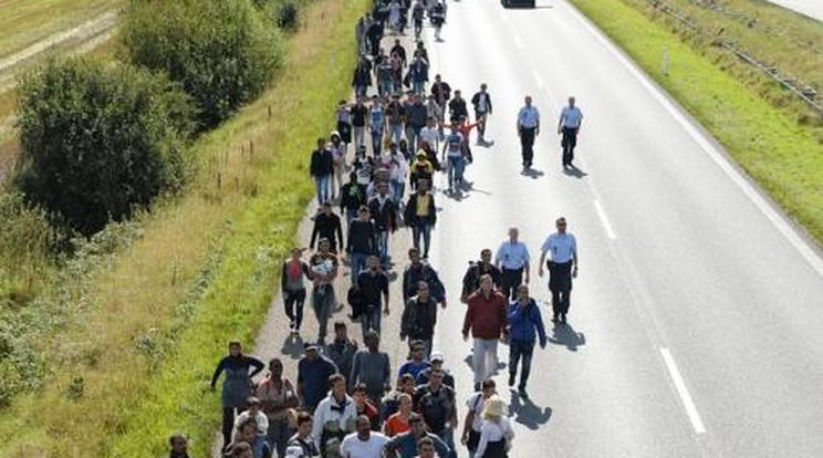 Menekültek miatt támadják Magyarországot a britek