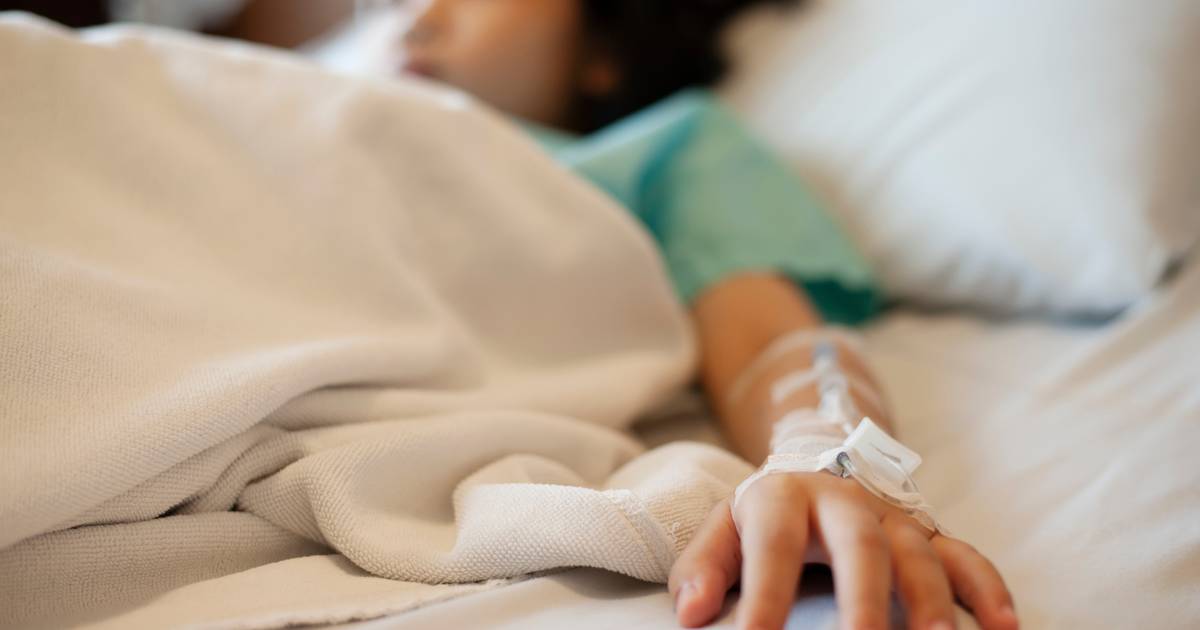 Dziewczynka miała "brokatowe płuca". Trafiła do szpitala