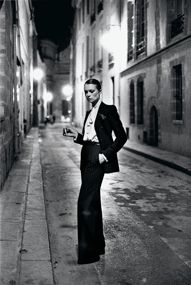 Helmut Newton, "Rue Aubriot" (francuski "Vogue" z serii "White Women")