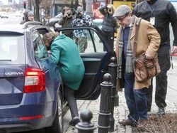 Mizdrzenie się przed fotografami to nie jej bajka. Bronia Zamachowska i jej ucieczka przed obiektywami aparatów. FOTO