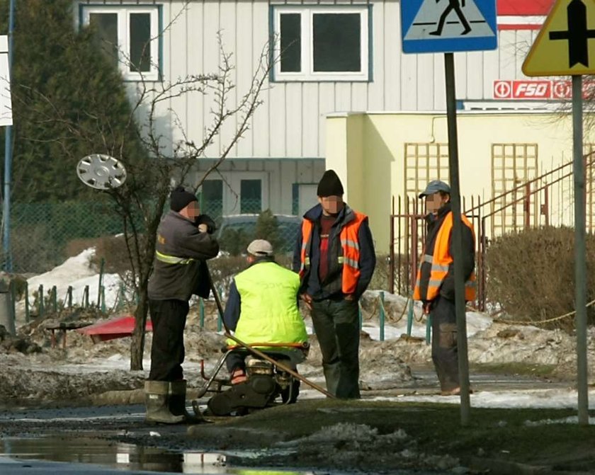 Drogowcy walczą z dziurami