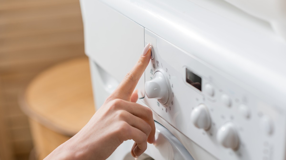 Tajna metoda pranja koja se koristi u profesionalnim perionicama: Beli veš ponovo blista