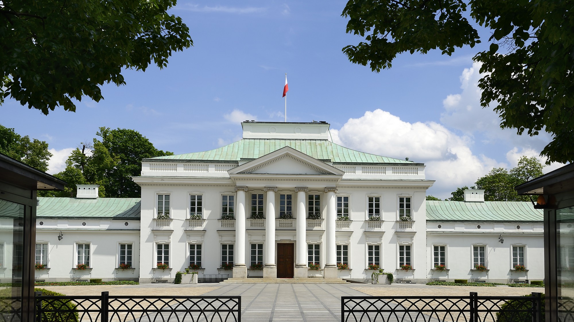 Poľská Služba ochrany štátu (SOP) zneškodnila dron operujúci nad vládnymi budovami a palácom Belweder vo Varšave. (ilustračné foto).