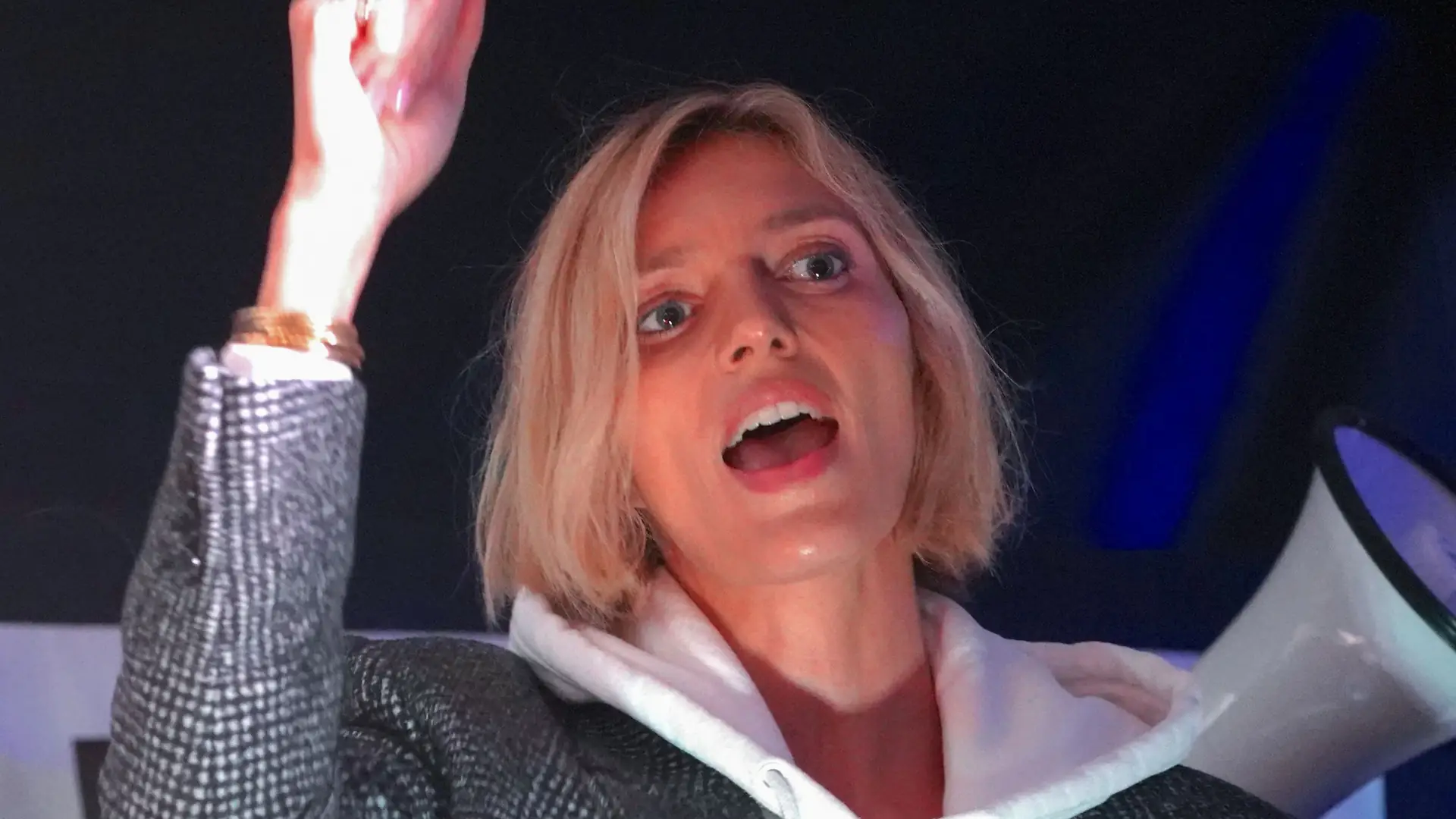 Anja Rubik protestowała pod Sejmem - "edukacja seksualna nie jest deprawacją"