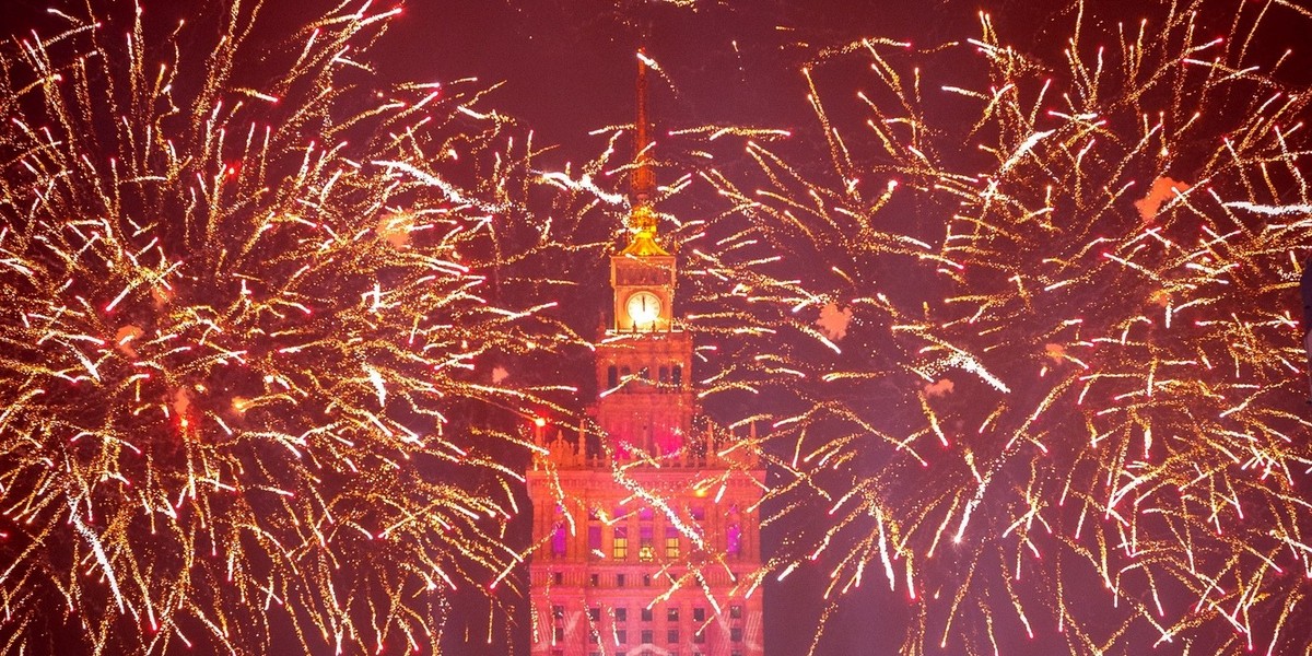 Warszawa nie zrezygnuje w tym roku z sylwestrowego pokazu fajerwerków, ale będzie on krótszy niż w latach poprzednich