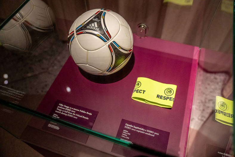 Wśród eksponatów jest m.in. piłka z meczu Polska-Rosja podczas euro 2012