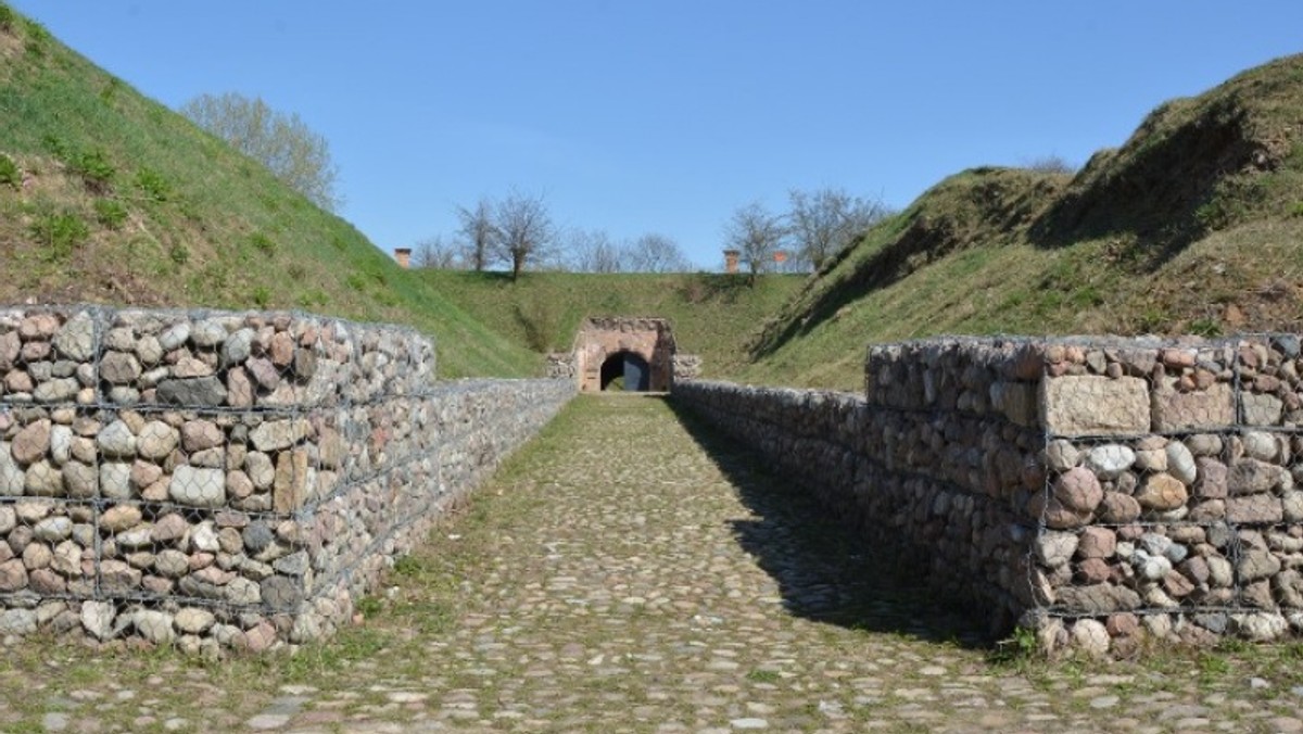 Park Akcji "Burza" wokół Kopca Powstania Warszawskiego, park im. Cichociemnych Spadochroniarzy AK oraz Fort V Włochy – to trzy nowe parki, jakie powstaną w Warszawie. Miasto dostanie ponad 21 mln zł z Unii Europejskiej na urządzenia zieleni na tych terenach.