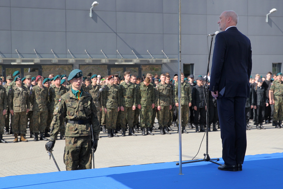 OSTRÓDA TARGI OBRONNE PRO DEFENSE (Antoni Macierewicz)