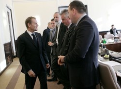 Czego sobie życzymy? Pieniędzy i autostrad