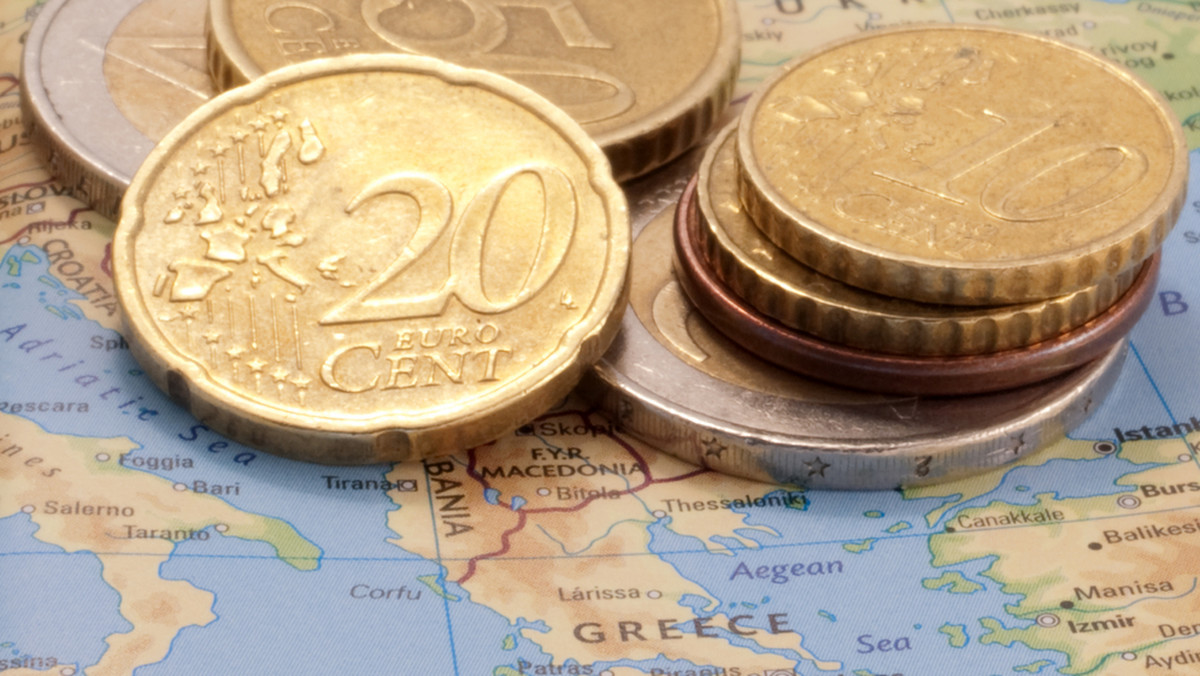 Wierzyciele zmusili rząd Grecji do wycofania z parlamentu projektu ustawy gospodarczej dotyczącej sprawiedliwości społecznej, grożąc wstrzymaniem wypłaty kolejnego miliarda euro pomocy finansowej - poinformowały dziś źródła w UE i Atenach.
