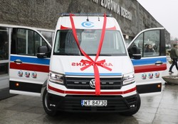 Nowoczesna karetka od Fundacji Owsiaka. Dla szpitala dziecięcego