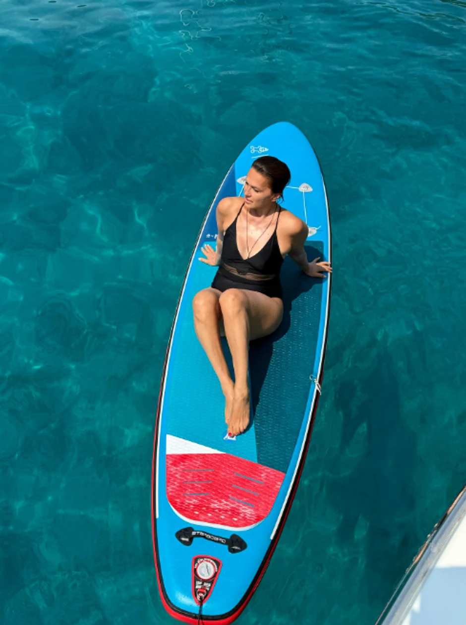 Nina Badrić u kupaćem