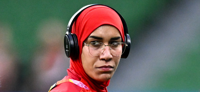 Nouhaila Benzina pierwsza piłkarką, która zagrała w hidżabie