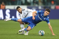 Miał być hit, wyszedł kit. Faul za faulem w meczu Legii z Lechem [WIDEO]