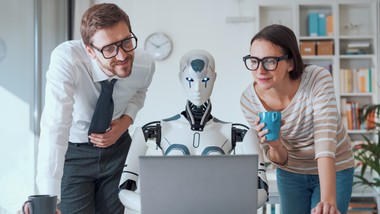 sztuczna inteligencja na rynku pracy. roboty zastąpią pracowników we wszystkich zawodach