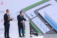 Mateusz Morawiecki i Daniel Obajtek podczas konferencji prasowej dot. realizacji strategicznych planów Grupy ORLEN w obszarze energetyki jądrowej