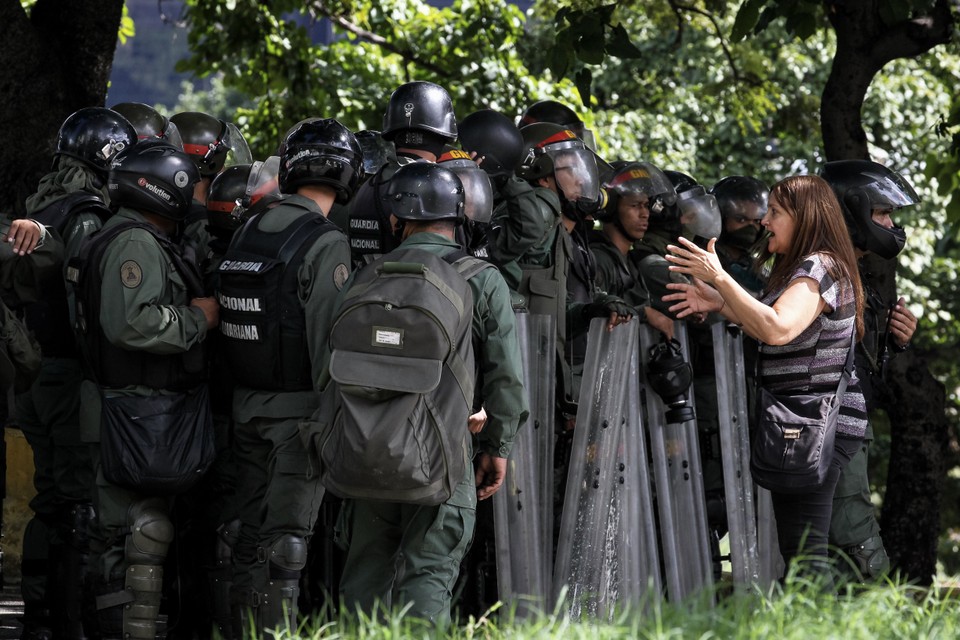 VENEZUELA CRISIS (Opposition begins the first day of great protest in Venezuela)